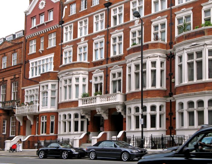 How much apartment in london